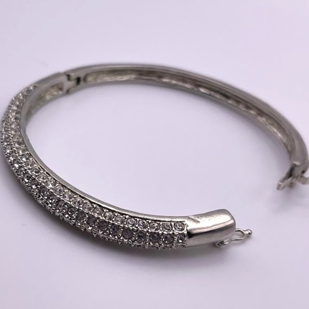 💎 VINTAGE LIA SOPHIA RHINESTONE CLAMP HINGED SILVER TONE OVAL BRACELET ⭐